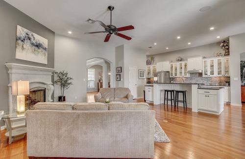 West Oak Hill House | Stylish Pet-Friendly Retreat with High-Speed Internet