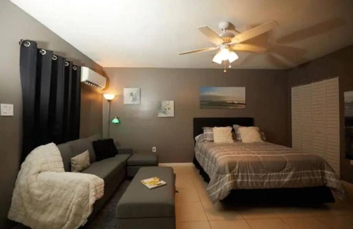 Port Saint Lucie House | Cozy Pool Cottage for a Perfect Romantic Getaway
