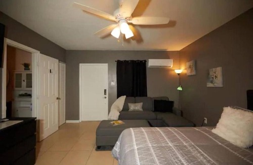 Port Saint Lucie House | Cozy Pool Cottage for a Perfect Romantic Getaway