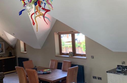 Nailsea House | Elegant Private Coach House - Rated 9.6 by Guests