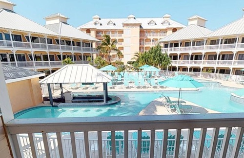 Colliers Bay Apartment | Budget-Friendly Oceanfront Property with Pool & Views