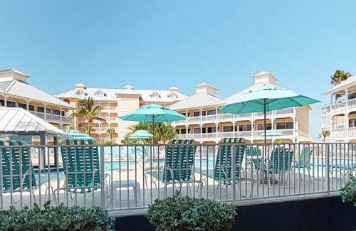Colliers Bay Apartment | Budget-Friendly Oceanfront Property with Pool & Views