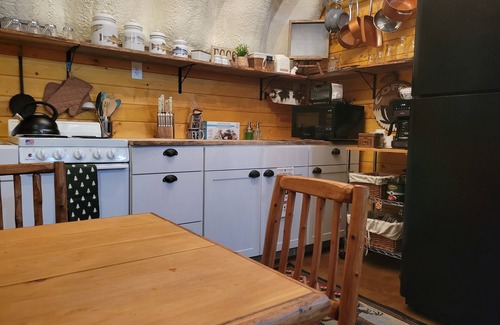 Kalispell Cabin | Scenic Quonset Hut Retreat with Mountain Views & Pool