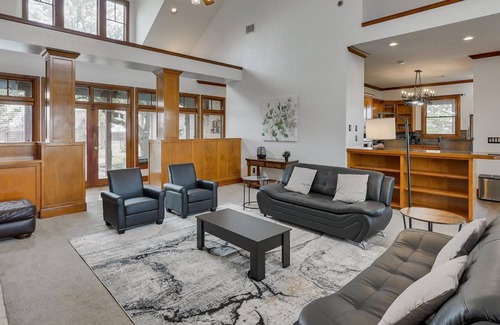 Weston House | Luxurious Ranch Style Home w Oasis Backyard & Pool