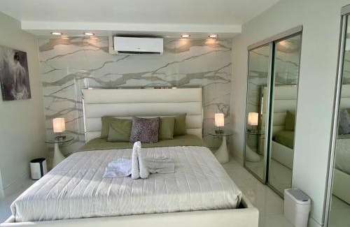 North Bay Village Apartment | Waterfront Apartment with Miami Skyline View & Free Parking