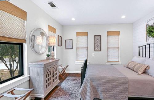 Driftwood House | Luxurious Rental with Private Yard and BBQ in Wimberley, Texas