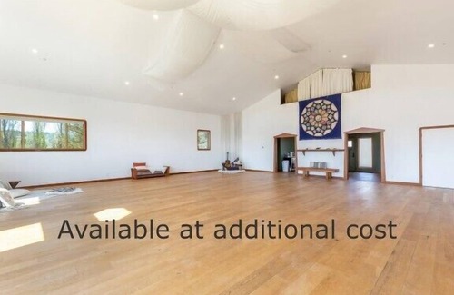 Sebastopol House | Relaxing Zen Retreat in Sebastopol's Wine Country