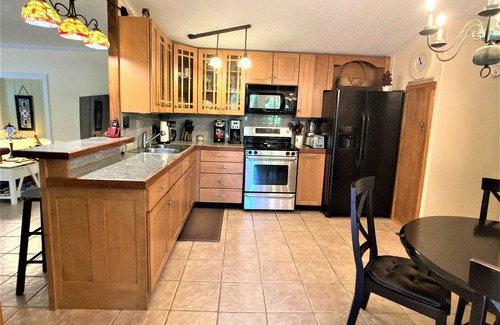 Bakersville Cottage | Romantic Blue Ridge Mountain Retreat with Scenic Amenities