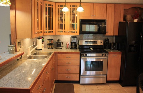 Bakersville Cottage | Romantic Blue Ridge Mountain Retreat with Scenic Amenities