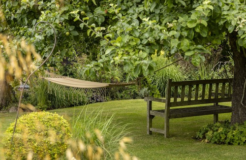 Ludwel House | Intimate Romantic Getaway: One Bedroom with Kitchen