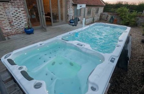 Swafield House | Indulge in a Coastal Escape: Pool & Hydrotherapy Spa Retreat