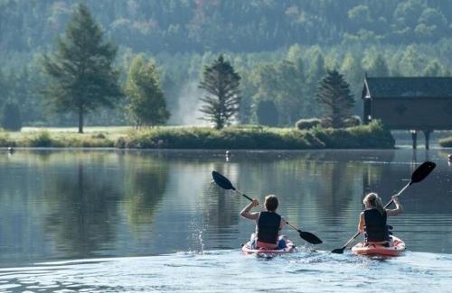 Saint-Faustin-Lac-Carre Ski Chalet | Elegant Scandinavian Golf Chalet with Private Spa Retreat