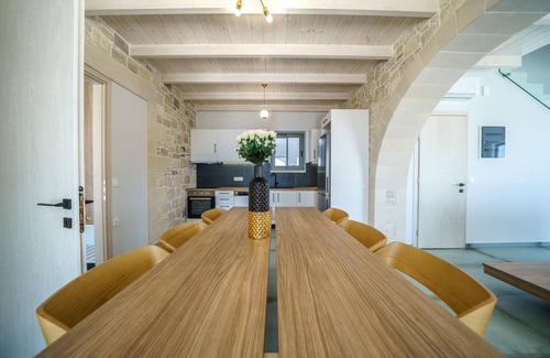Limeniskos Villa | Seaside Villa Odysseas: Modern Comfort with Ocean Views