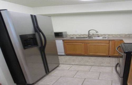 Rabbit Creek Apartment | Serene Hillside Studio with Spa and Breakfast Included