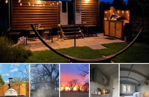 Kippen Cabin | Cozy Shepherds Hut with Hot Tub in the Scenic Trossachs