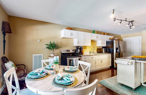 Graysville House | Private Pool Oasis Retreat with Spa and Family-Friendly Amenities