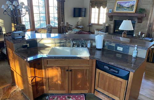 Snowmass Village House | Charming Ski House with Pool & Spa in Snowmass Village