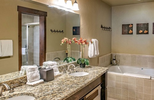 Breckenridge Resort | Elegant Ski-In & Ski-Out Resort at Grand Lodge on Peak 7