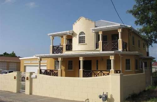 Welches Villa | Top-Rated Oceanfront Villa with Spa & Breakfast Included