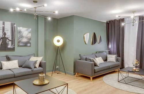 Quartier de la Folie-Mericourt Apartment | Luxurious & spacious apartment, 125m2, République