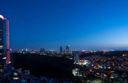 Maslak Apartment | Elegant Studio with Shared Pool and Scenic Views in Maslak
