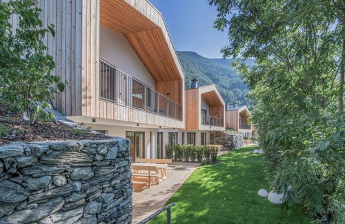 Campo di Trens Ski Chalet | Stylish Chalets with Pool and Horse Riding at 1000m
