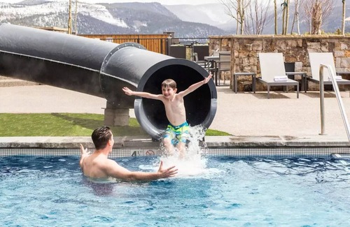 Peak 8 Condo | Exceptional Suite at Grand Colorado - Pool & Kitchen Access