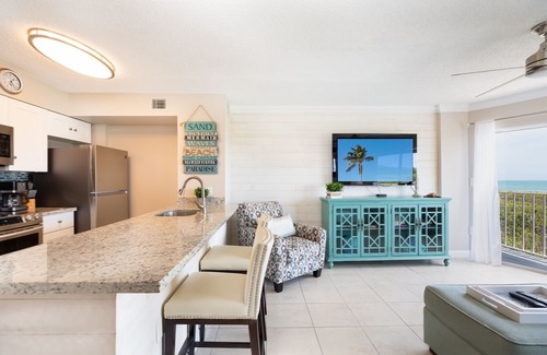Tavernier Condo | Oceanfront Suite with Pool, Spa & Cabana Bar - 10/10 Rated