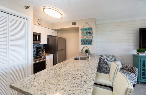 Tavernier Condo | Oceanfront Suite with Pool, Spa & Cabana Bar - 10/10 Rated