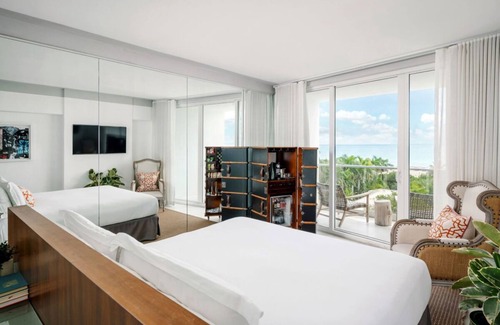City Center Resort | Pet-Friendly Suites in Miami Beach with Pool & Ocean View