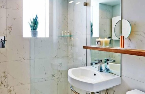 City Center Resort | Pet-Friendly Suites in Miami Beach with Pool & Ocean View