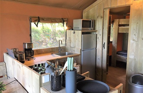 Lodeve Cabin | Cozy Tent Retreat with Lake View Near Lac du Salagou
