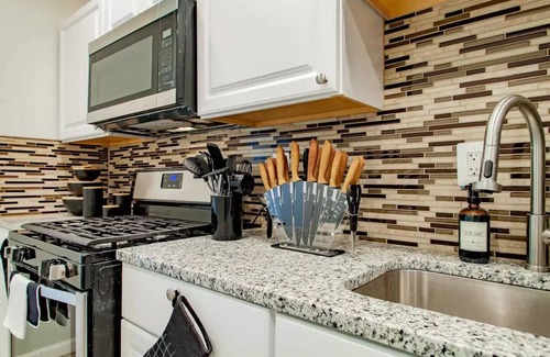 Downtown Baltimore House | Guest Rated: Three Bedroom Escape in Patterson Park