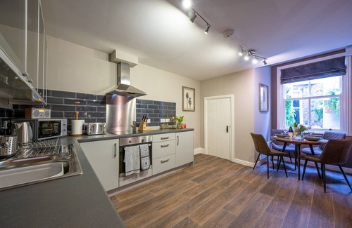 Shrewsbury Apartment | Stylish Town-Centre Apartment with Family-Friendly Amenities