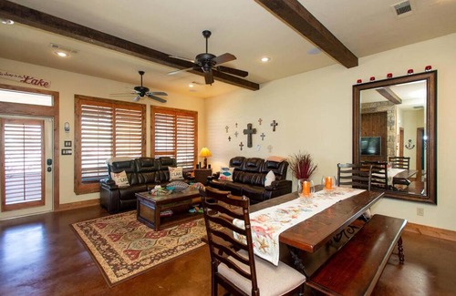 Carolyn Estates Villa | Tranquil 4BR Lakefront Villa Perfect for Family Retreats