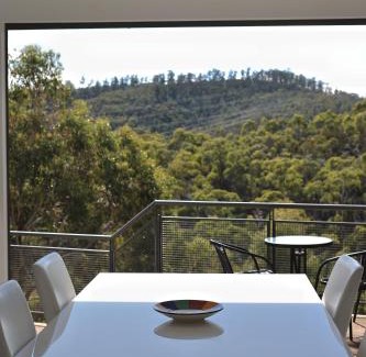 Geilston Bay House | Tranquil Private Retreat with Kitchen Amenities - Rated 9/10
