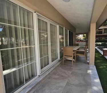 Altınova Villa | Luxurious Triplex 5-BR Villa w Pool, Beach Access