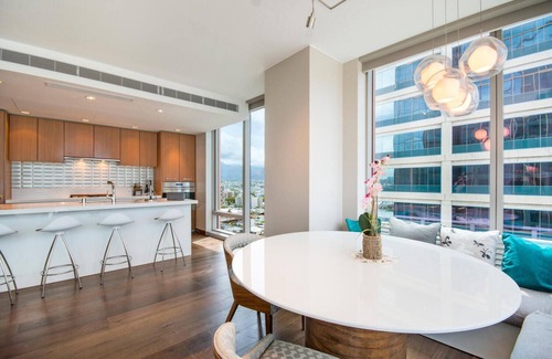 Ala Moana Condo | Oceanview Two Bedroom Retreat in ONE Ala Moana - Rated 10/10
