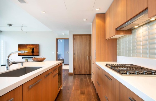 Ala Moana Condo | Oceanview Two Bedroom Retreat in ONE Ala Moana - Rated 10/10