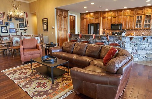 Ridgedale Resort | Elegant Oceanfront Units at The Cliffs at Long Creek
