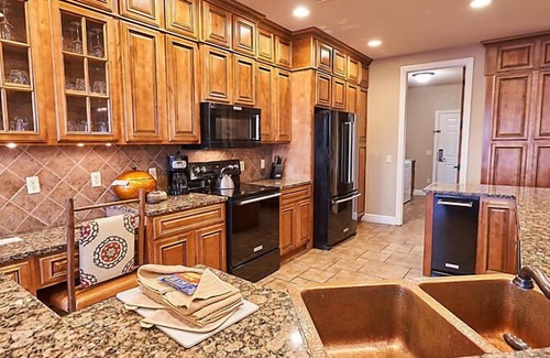 Ridgedale Resort | Elegant Oceanfront Units at The Cliffs at Long Creek