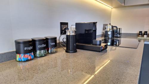 Menlo Park Apartment | Elegant Upmarket Apartment with Kitchen & Wheelchair Access