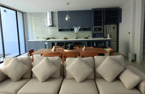 Choeng Thale Villa | Elegant 3-BR Villa in Bangtao with Pool and Spa