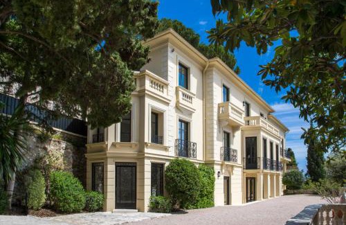 Roquebrune-Cap-Martin Villa | Elegant Villa with Oceanfront Views Near Monaco