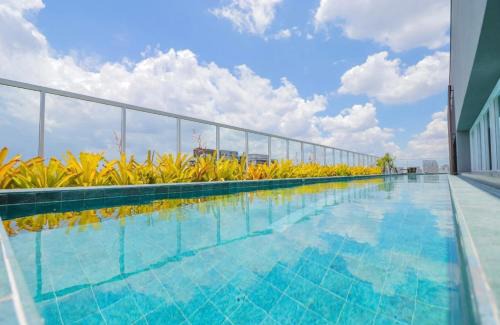 Vila Clementino Apartment | Elegant Vila Mariana Apartment with Pool and Pet-Friendly Options