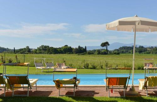 Monteroni d'Arbia Villa | Beautiful Villa in Monteroni d'Arbia with Pool & Pet-Friendly