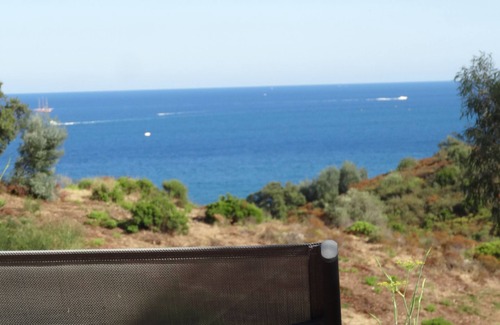 Plage de la Garonnette Villa | Elegant Villa with Pool & Ocean View, Steps from the Beach