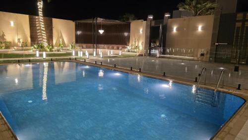 Al Mahdiyah Villa | Elegant Villa with Pool - Guest Rated 9.6/10