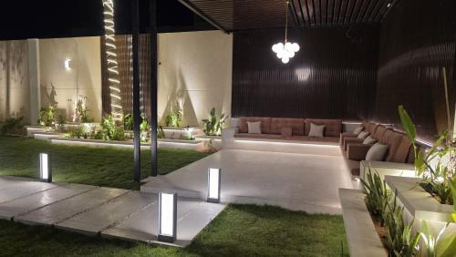 Al Mahdiyah Villa | Elegant Villa with Pool - Guest Rated 9.6/10