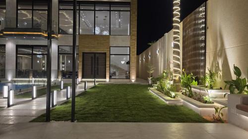 Al Mahdiyah Villa | Elegant Villa with Pool - Guest Rated 9.6/10
